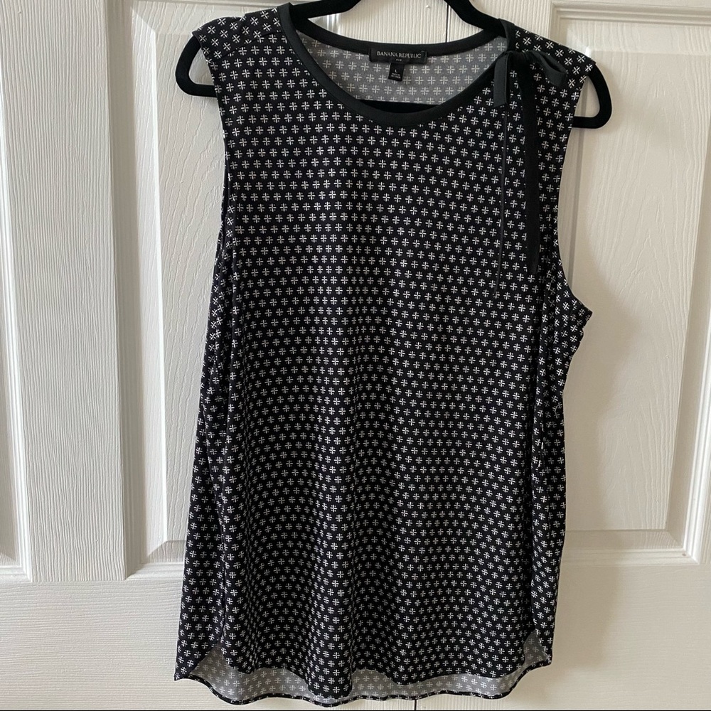 Banana Republic Factory size L black&white bow tee